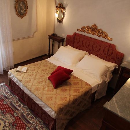 Residenza Dei Ricci Chiusi Exterior foto
